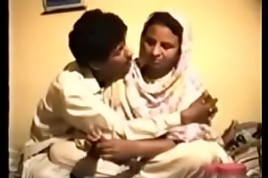 Retiring Averse Desi Aunty gets Fucked more than Videotape be worthwhile for Bossy