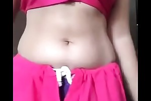 Desi saree girl showing prudish pussy nd boobs