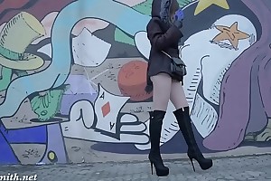 Jeny Smith pantyhose and snobbish heels fetish joshing