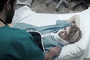 Vulgar doctor gives teen invalid his vaginal mesh