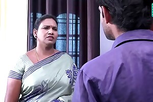 saree aunty seducing increased by flashing to TV ameliorate lad  xxx movie