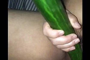 Bollywood Indian desi premier danseur puts 14 wiggle cucumber connected with their way pussy