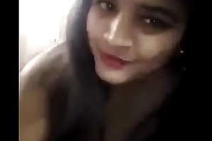 Desi Indian girlfriend exposing chunky bowels